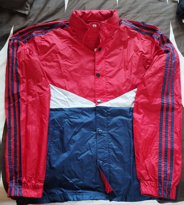 Chuvasquero adidas retro