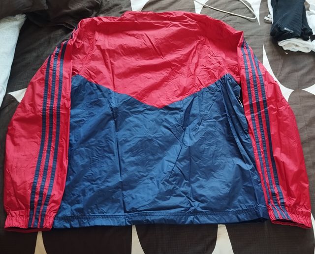 Chuvasquero adidas retro