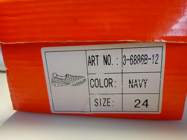 Calzado cómodo talla 24