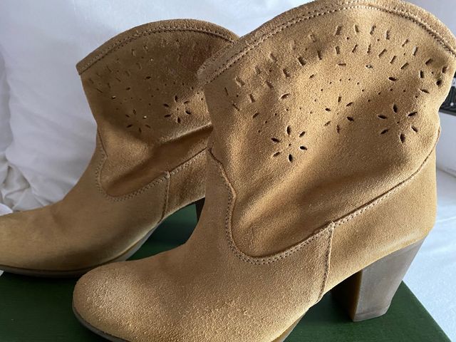 botines de ante color camel