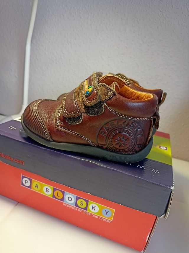 Botitas marca Pablosky, talla 19