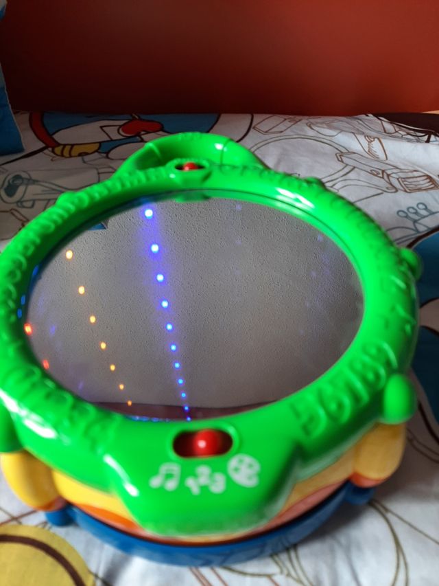 Tambor de juguete con sonidos y luces