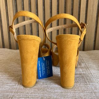 Zapatos tacón Marypaz mostaza