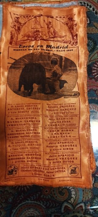 Carteles de toros antiguos en seda nat