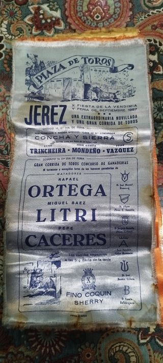 Carteles de toros antiguos en seda nat