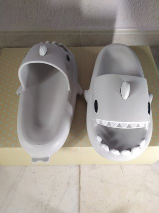 Chanclas de tiburón
