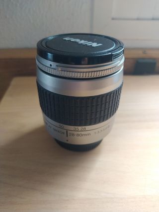 Cámara fotos Nikon F65D