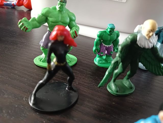 Superhéroes pequeños