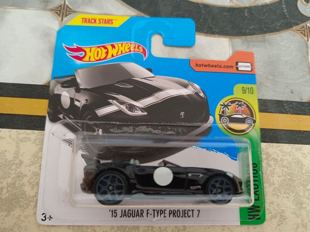 Hot Wheels '15 Jaguar F-Type Project 7