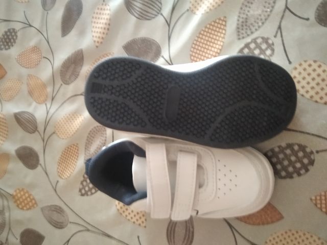 Zapatos niña, 4 pares talla 21