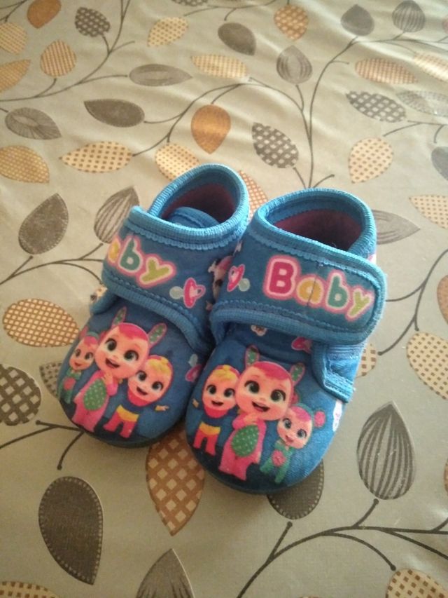 Zapatos niña, 4 pares talla 21