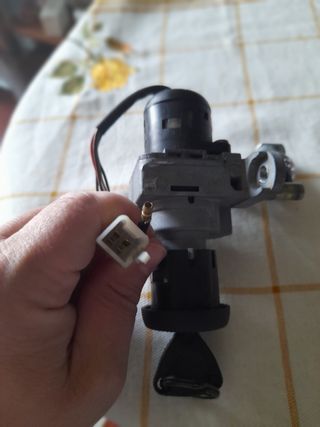 Cerradura arranque y tapa batería AEROX