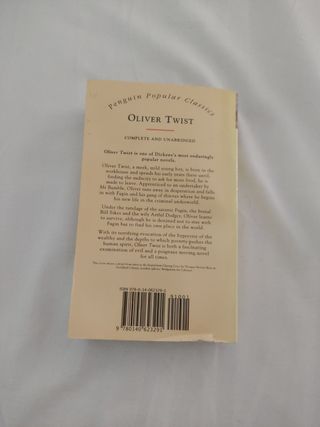 Libro Oliver Twist de Charles Dickens