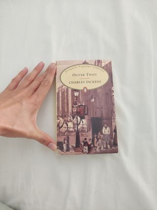 Libro Oliver Twist de Charles Dickens
