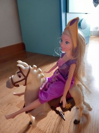 Rapunzel y su caballo