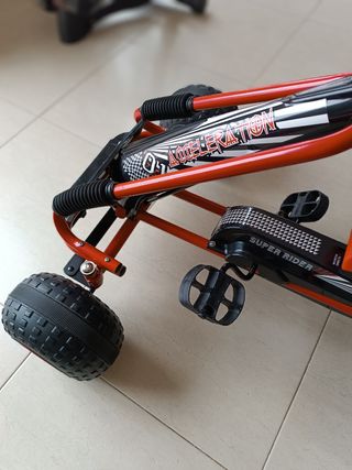 Macchina a pedali per bambini