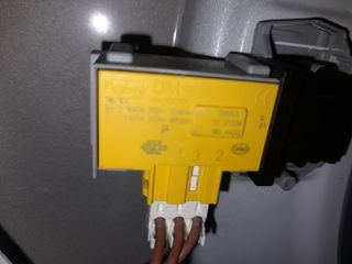 Interruptor puerta lavadora CANDY/HOOVER CS34 126