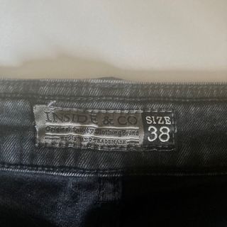 Pantalon bermuda con rotos 