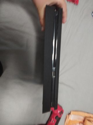 PS4 Slim 500gb + 2 mandos