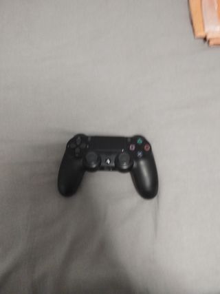 PS4 Slim 500gb + 2 mandos