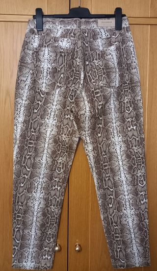 Pantalon pull&bear usado una sola vez