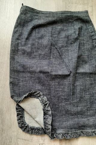 Falda vaquera elástica. Talla 40