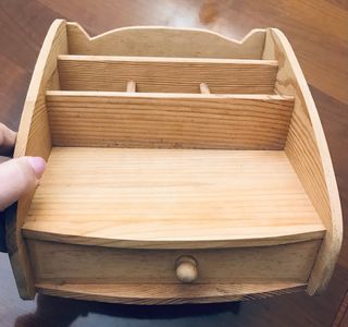 Accessorio da scrivania in legno massello