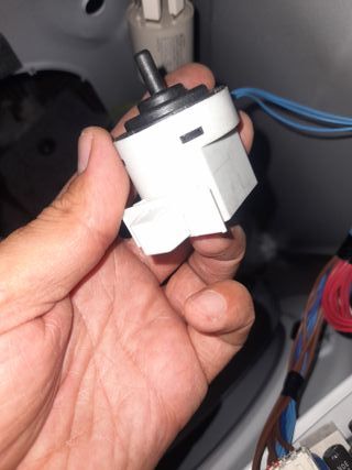 Interruptor nivel  lavadora CANDY/HOOVER CS34 1262