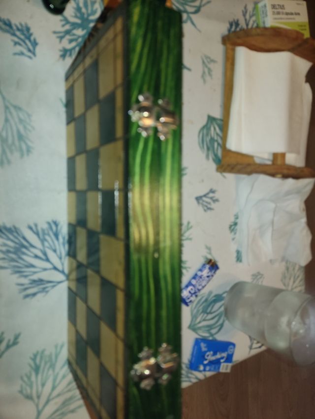 Juego de ajedrez tallado en Madera