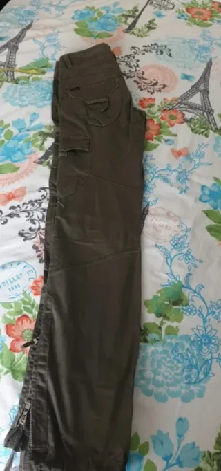 Pantalon tipo cargo talle bajo. T.38 Salsa Jeans