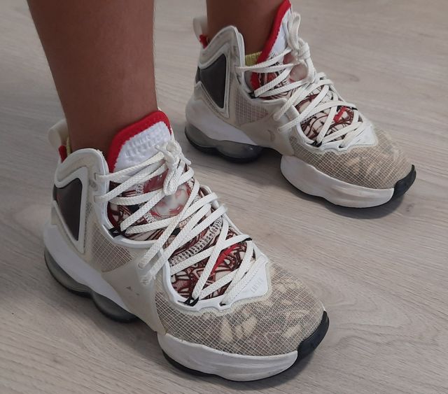 Zapatillas baloncesto lebron 19