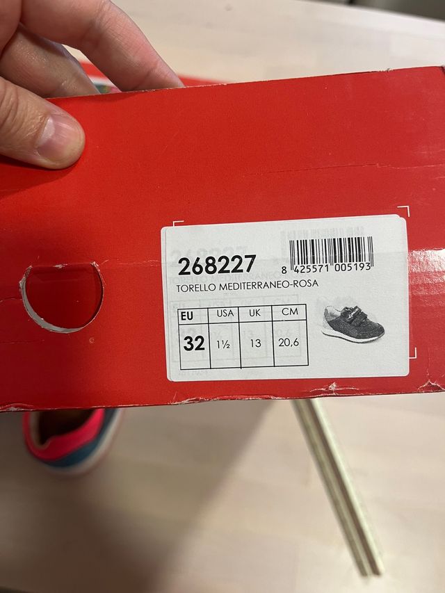 Zapatillas deportivas Pablosky. Talla 32.