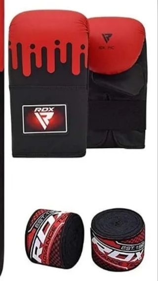 Guantes de boxeo y muñequeras
