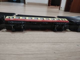 Tren de metal electrónico 