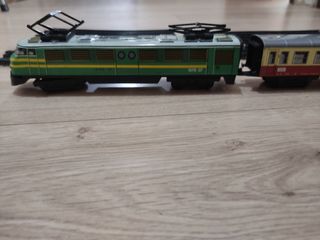 Tren de metal electrónico 