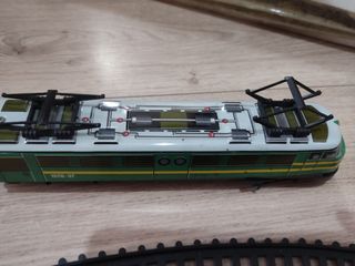 Tren de metal electrónico 