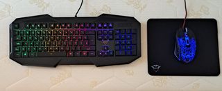Teclado gamer+ ratón y mouse pad