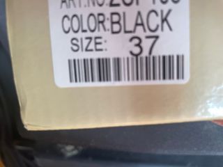 Cuñas de tacón / Sandalias negras de tacón