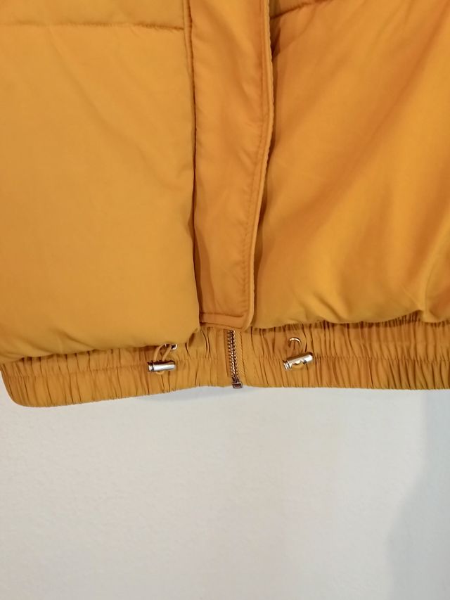 Plumifero oversize de Zara