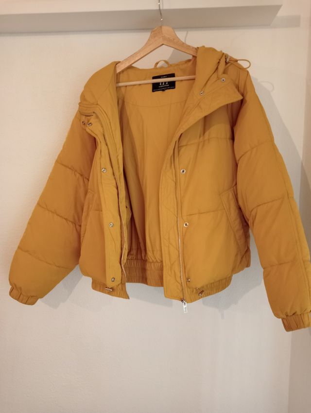 Plumifero oversize de Zara