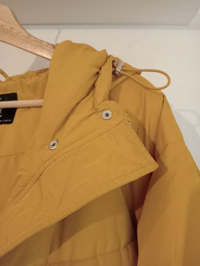 Plumifero oversize de Zara