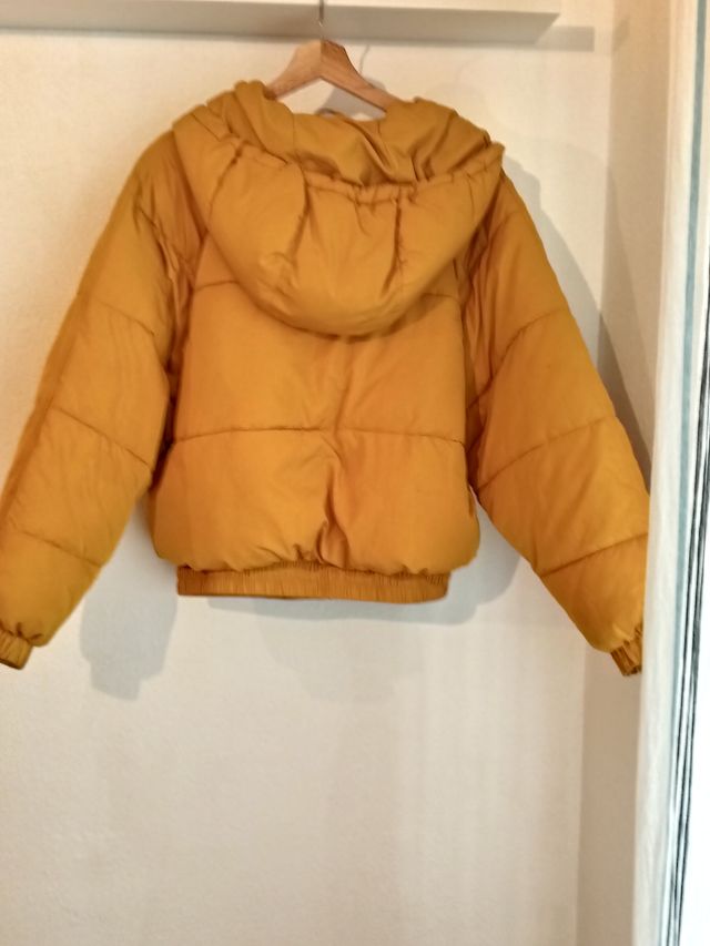 Plumifero oversize de Zara