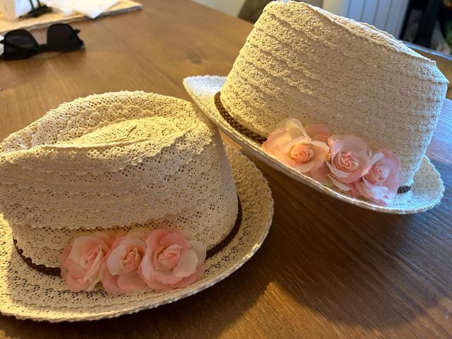 Dos Sombreros de niña