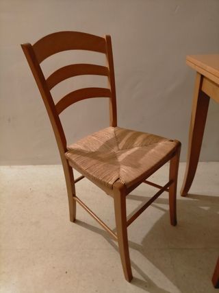 Mesa de cocina y 2 sillas