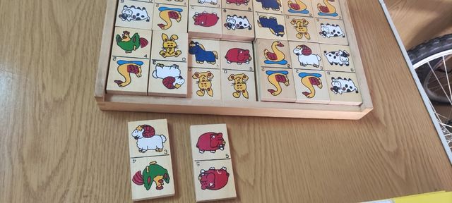 Domino de madera infantil