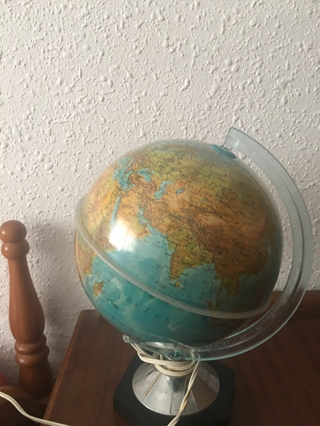 lampara mesita bola mundo