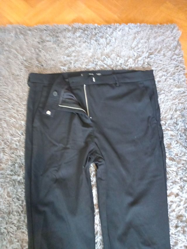 Pantalon negro mango