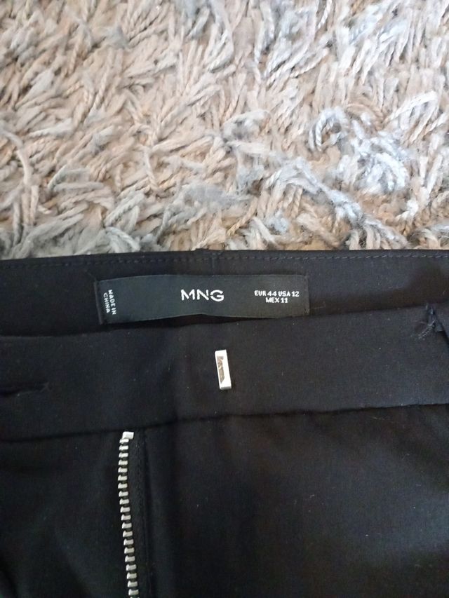 Pantalon negro mango