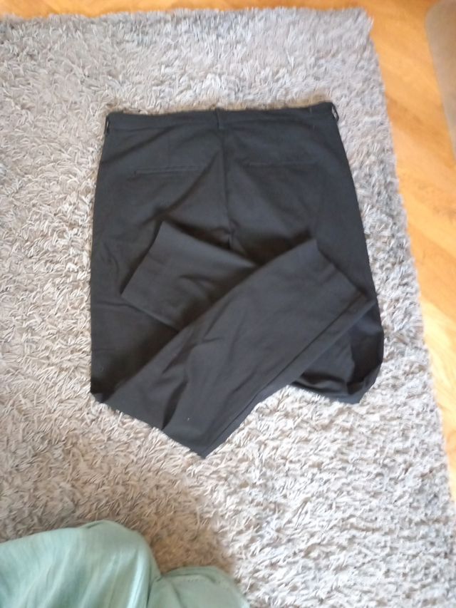 Pantalon negro mango