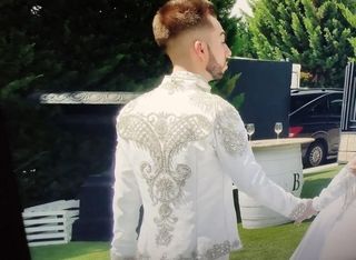 Traje de novio pedreria